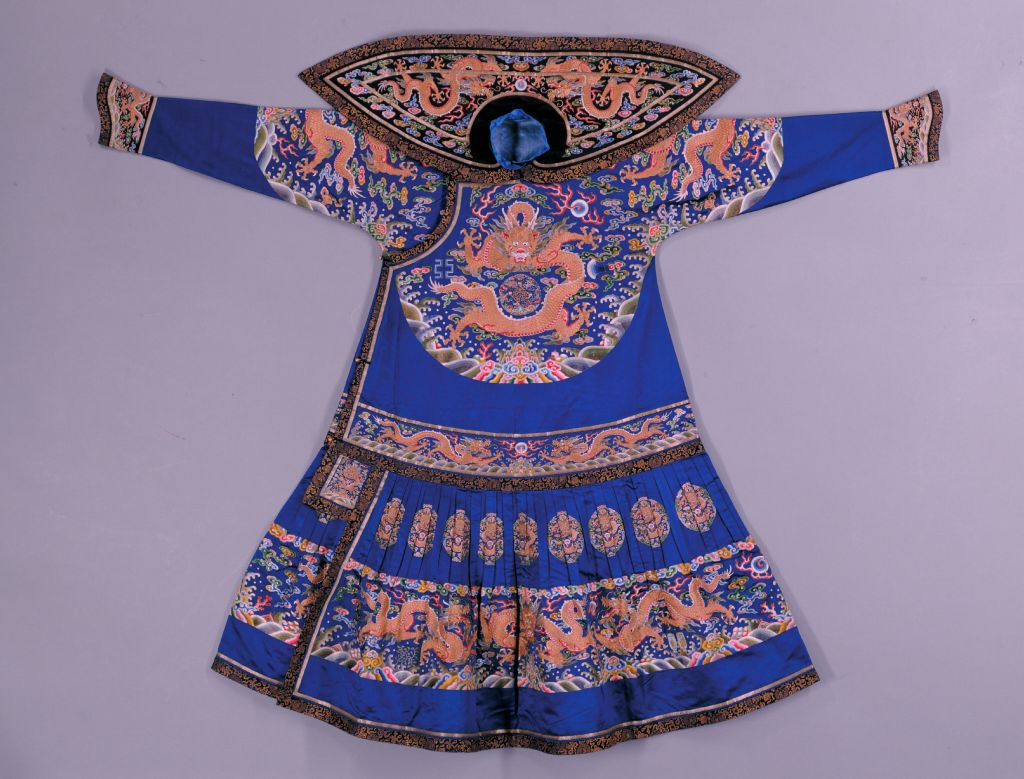 图片[1]-Blue Satin Embroidered Colorful Cloud Golden Dragon Jacquard Robe-China Archive